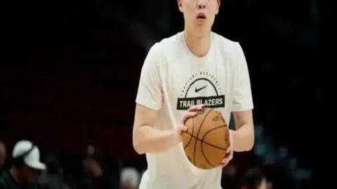 黄思静力挺：本土球员团结协作，携手挺进总决赛！